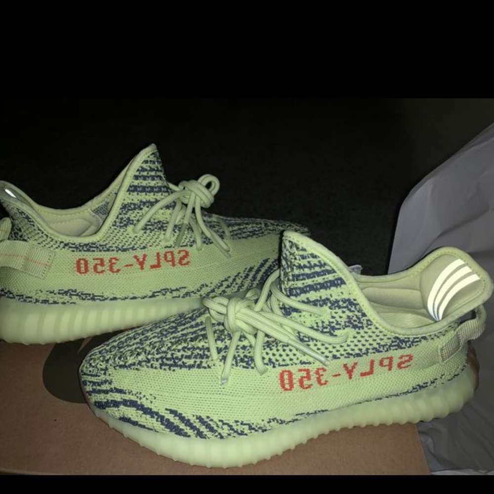Yeezy 350 boost (semi frozen) (ds) size 9.5
